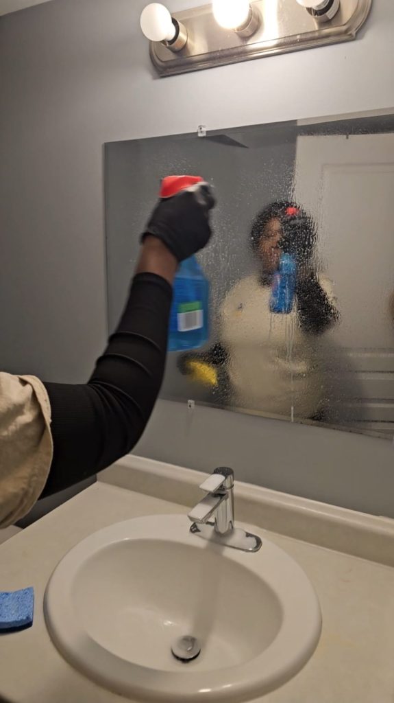 mirror cleaning